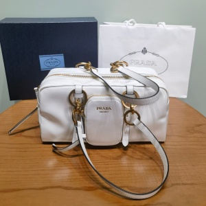 prada leather medium bag #1bb138